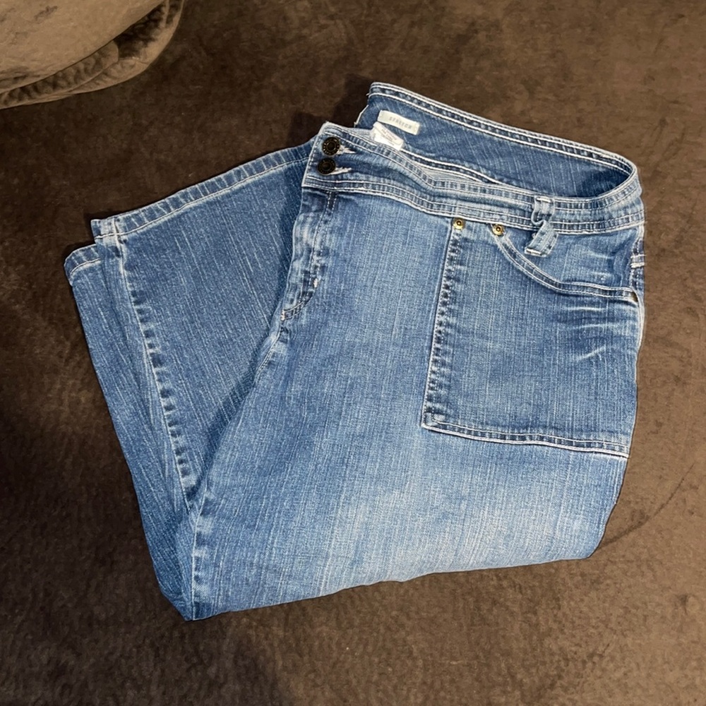VINTAGE OLD NAVY BLUE JEAN CAPRIS